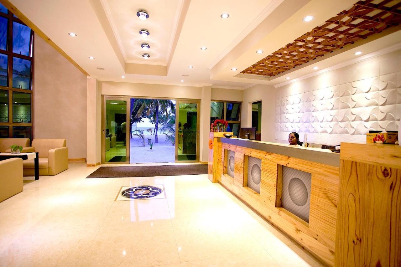 Kaani Beach Hotel At Maafushi Exteriér fotografie