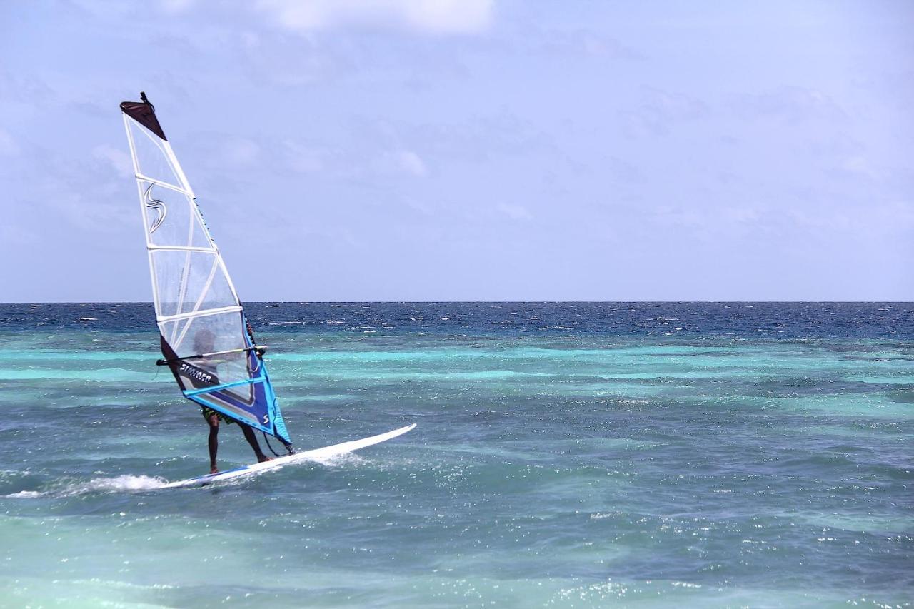 Kaani Beach Hotel At Maafushi Exteriér fotografie